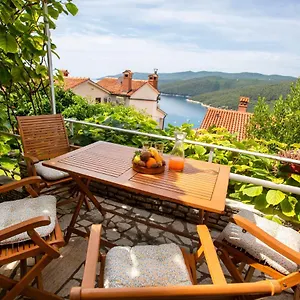 Lina , Rabac Kroatien